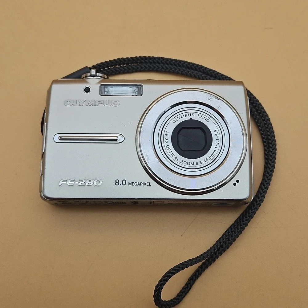 Olympus FE-280‎ Digital Camera Untested As Is For Parts No Battery